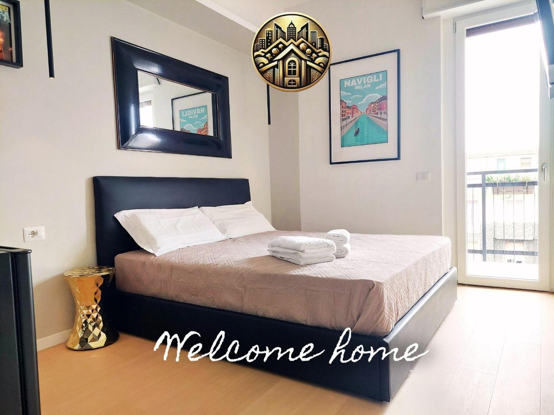Navigli-San Babila New Studio Attico Balcone Aria มิลาน ภายนอก รูปภาพ